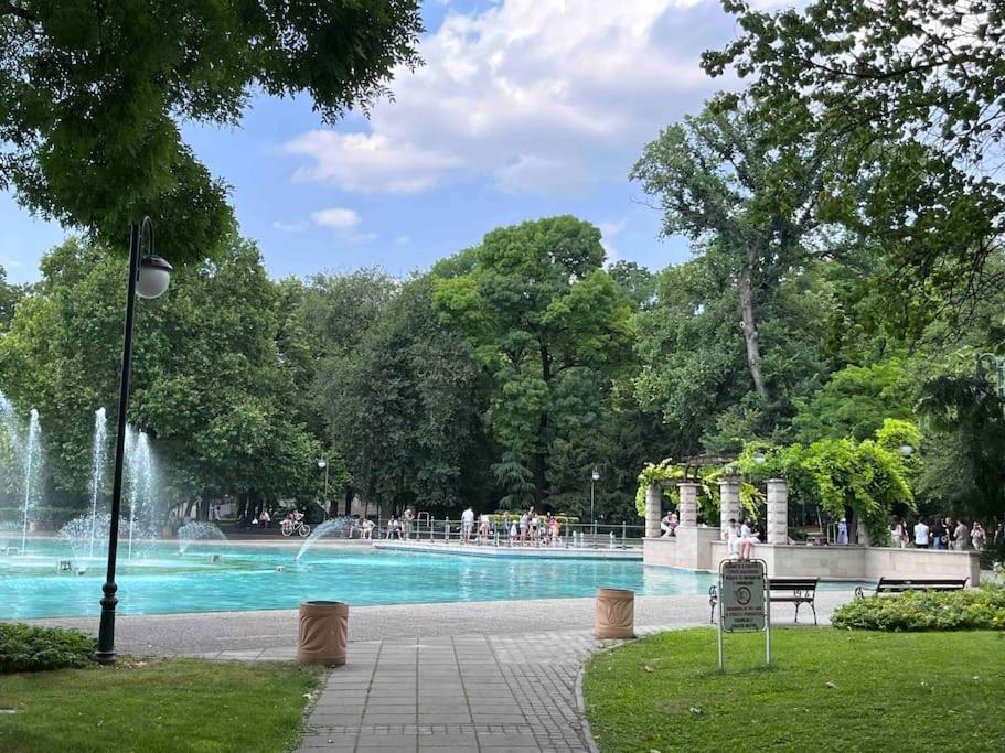7Mins City Garden And Center+P Plovdiv Esterno foto