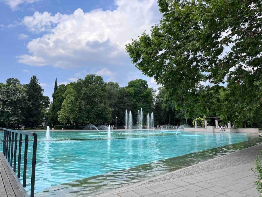 7Mins City Garden And Center+P Plovdiv Esterno foto